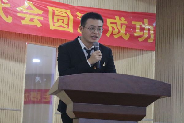 团结躬行树榜样 奋发前进有力量 武昌理工学院文法学院顺利召开第十二届学生代表大会暨换届大会(图5) 团结躬行树榜样 奋发前进有力量 武昌理工学院文法学院顺利召开第十二届学生代表大会暨换届大会(图5)
