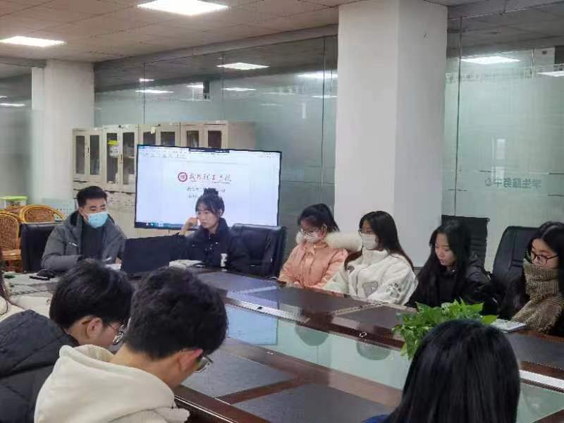罗豪.jpg