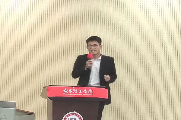 兴趣引领创新 创新带动就业 武昌理工学院创新创业学院开展“长江学子”大学生就业创业人物事迹分享会(图2) 兴趣引领创新 创新带动就业 武昌理工学院创新创业学院开展“长江学子”大学生就业创业人物事迹分享会(图2)